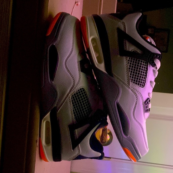 Flight - Picture 3 of 4